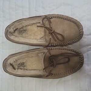 UGG Australia Mocassin Size 7 Tan